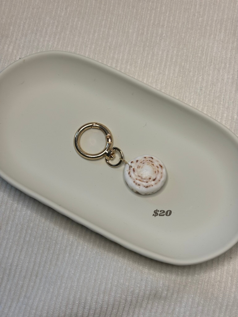 Gold Puka Shell Keychain